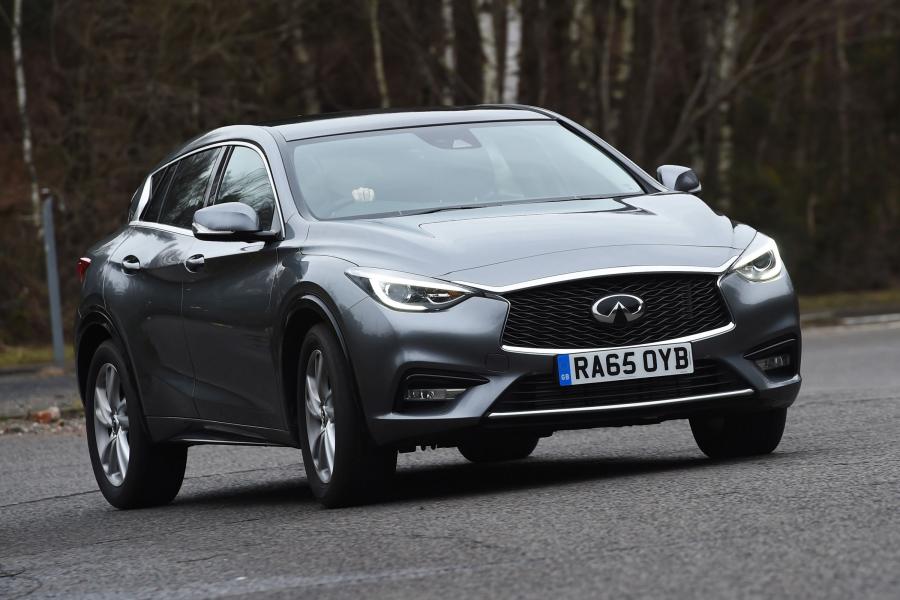  Infiniti Q30 1.6t 2016 года  (UK) (фото 4 из 7)